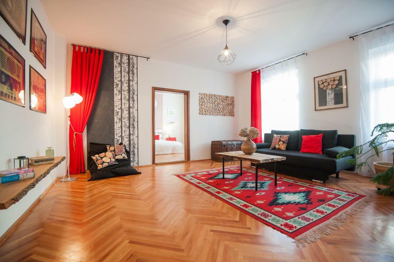 Spacious Stylish Apartment In Old Town Hermannstadt Exterior foto
