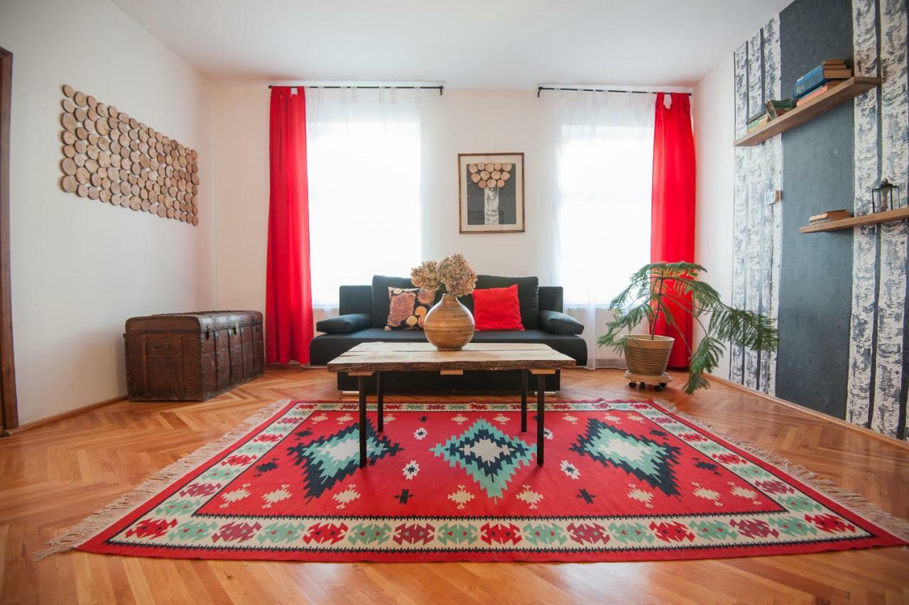 Spacious Stylish Apartment In Old Town Hermannstadt Exterior foto